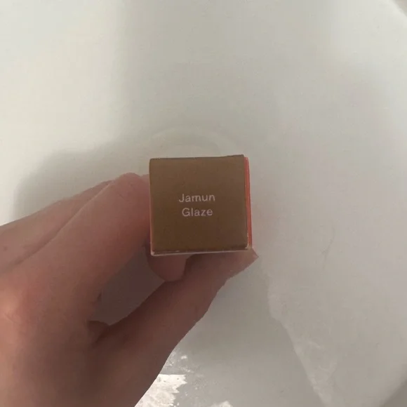 Kulfi- Underlined Kajal Waterproof Long-Wear Eyeliner in Jamun Glaze (bronze) - Picture 11 of 11